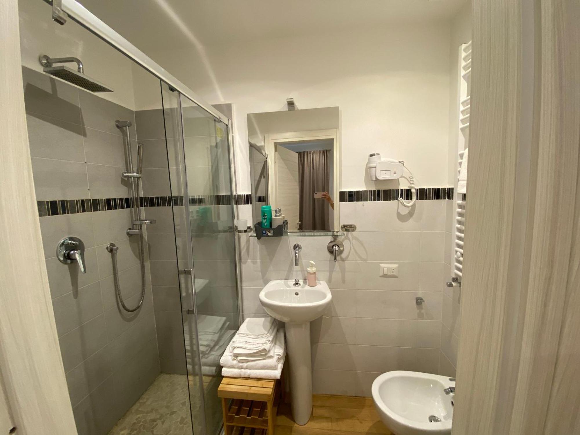 Domus Castroni Germanico Bed & Breakfast Rome Exterior photo